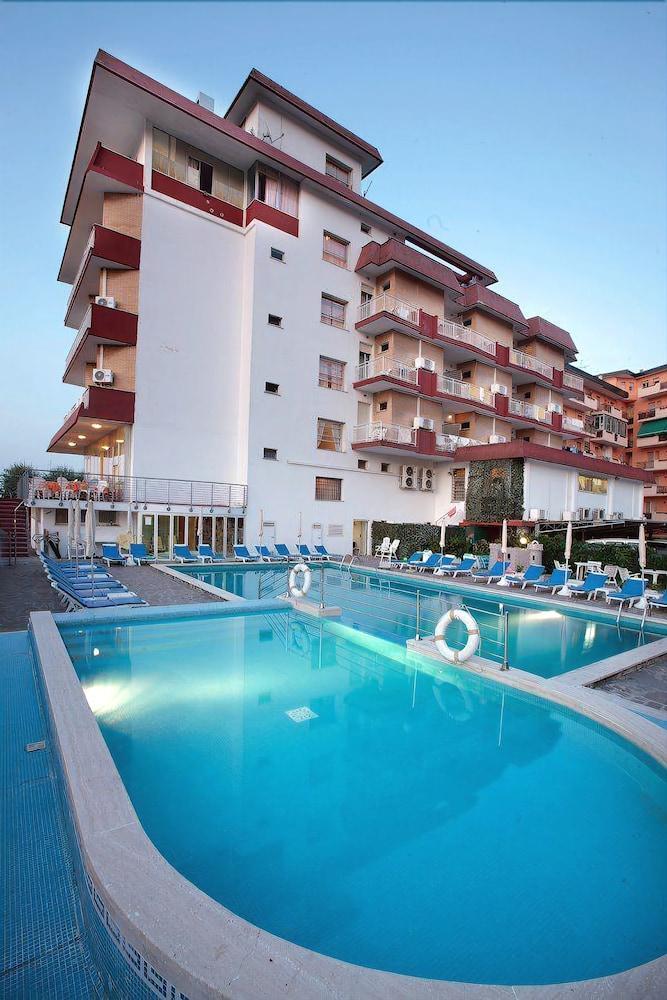 Gallia Club Hotel Cesenatico Kültér fotó