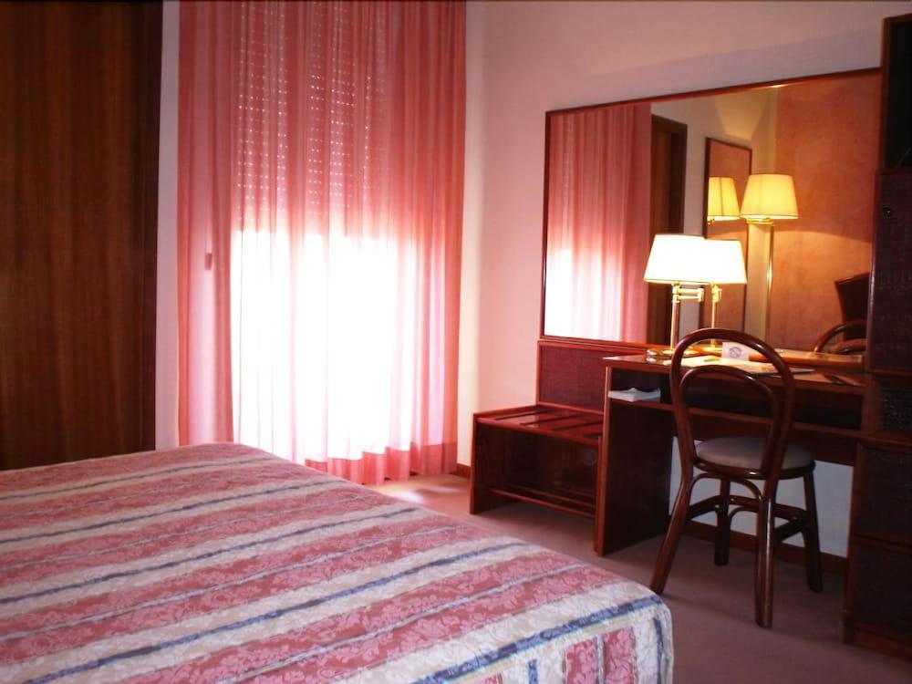 Gallia Club Hotel Cesenatico Kültér fotó